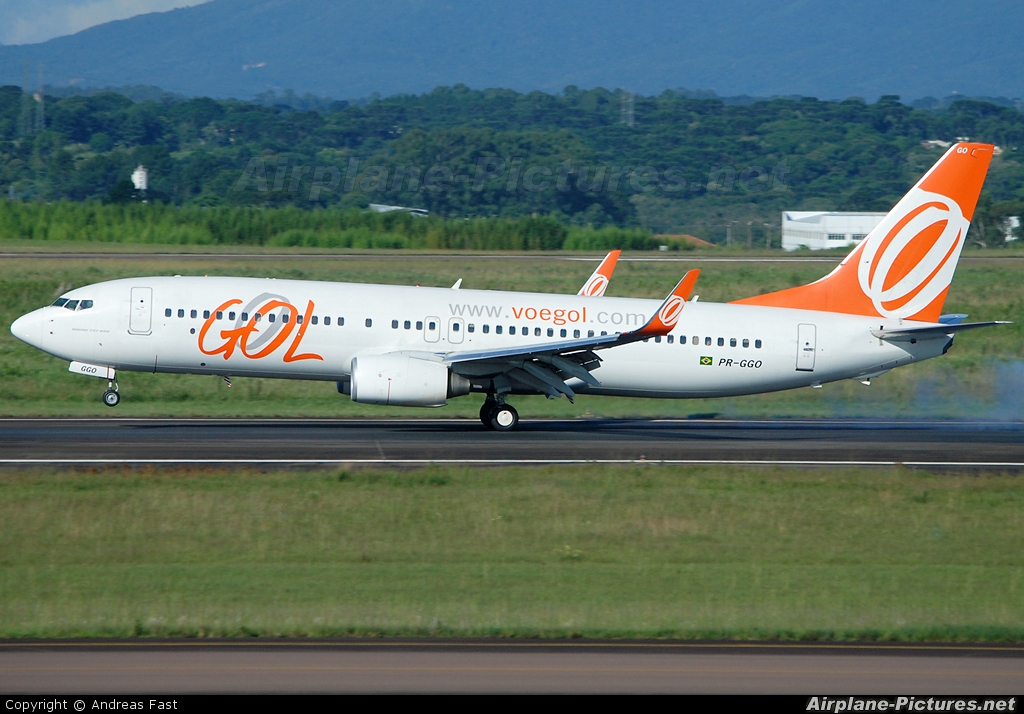 GOL Transportes Aéreos  PR-GGO aircraft at Curitiba -  Afonso Pena