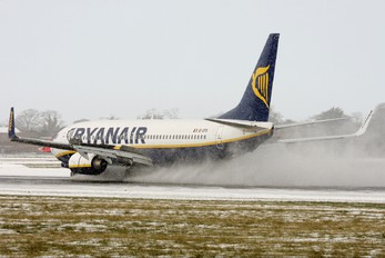 EI-DYS - Ryanair Boeing 737-800