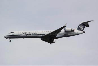 N215AG - Alaska Airlines - Skywest Canadair CL-600 CRJ-700