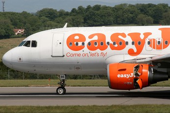 G-EZBE - easyJet Airbus A319