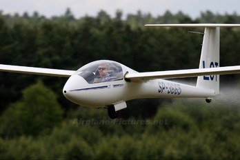 SP-3665 - Aeroclub of Poland Rolladen-Schneider LS8