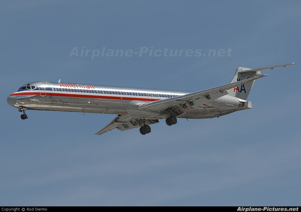 American Airlines N948TW aircraft at Palm Springs Intl