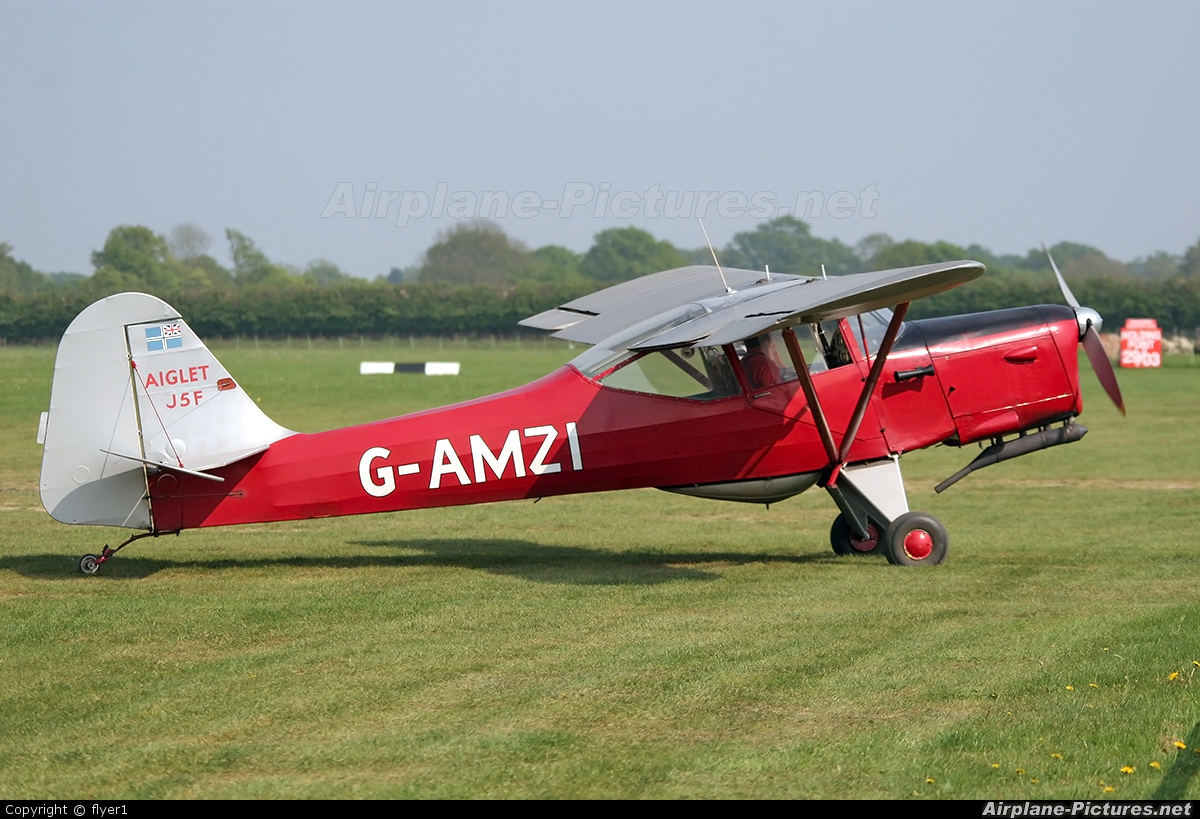 Private G-AMZI aircraft at Lashenden / Headcorn
