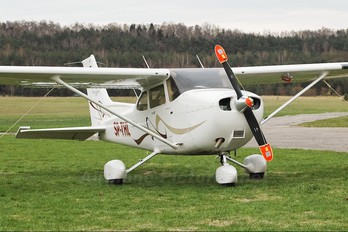 SP-THL - Private Cessna 172 Skyhawk (all models except RG)