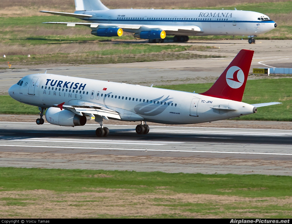 Turkish Airlines TC-JPH aircraft at Bucharest - Henri Coandă