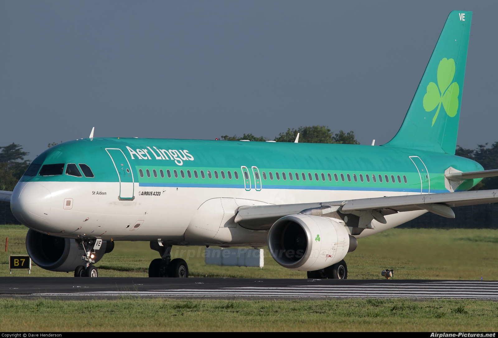 Aer Lingus EI-DVE aircraft at Dublin