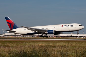 N156DL - Delta Air Lines Boeing 767-300ER