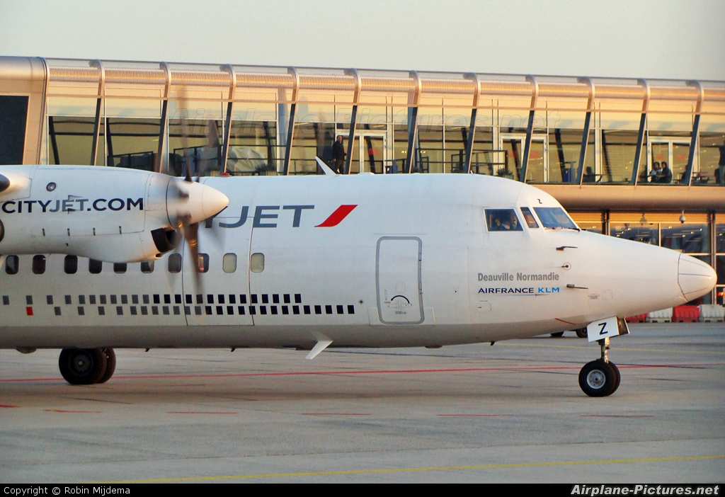 CityJet OO-VLZ aircraft at Eindhoven