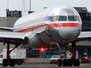 N605AA - American Airlines Boeing 757-200