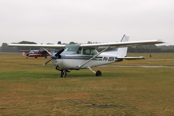 PH-DON - Private Cessna 172 Skyhawk (all models except RG)