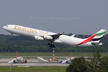 A6-ERS - Emirates Airlines Airbus A340-300