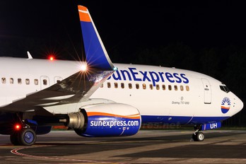 TC-SUH - SunExpress Boeing 737-800