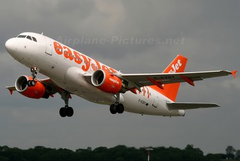 G-EZDT - easyJet Airbus A319
