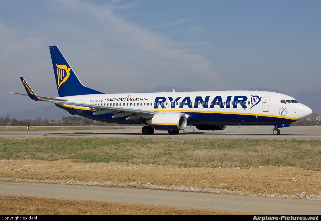 Ryanair EI-EFO aircraft at Bergamo - Orio al Serio