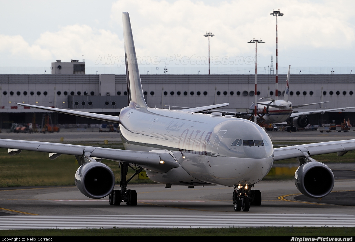 Qatar Airways A7-AEG aircraft at Milan - Malpensa