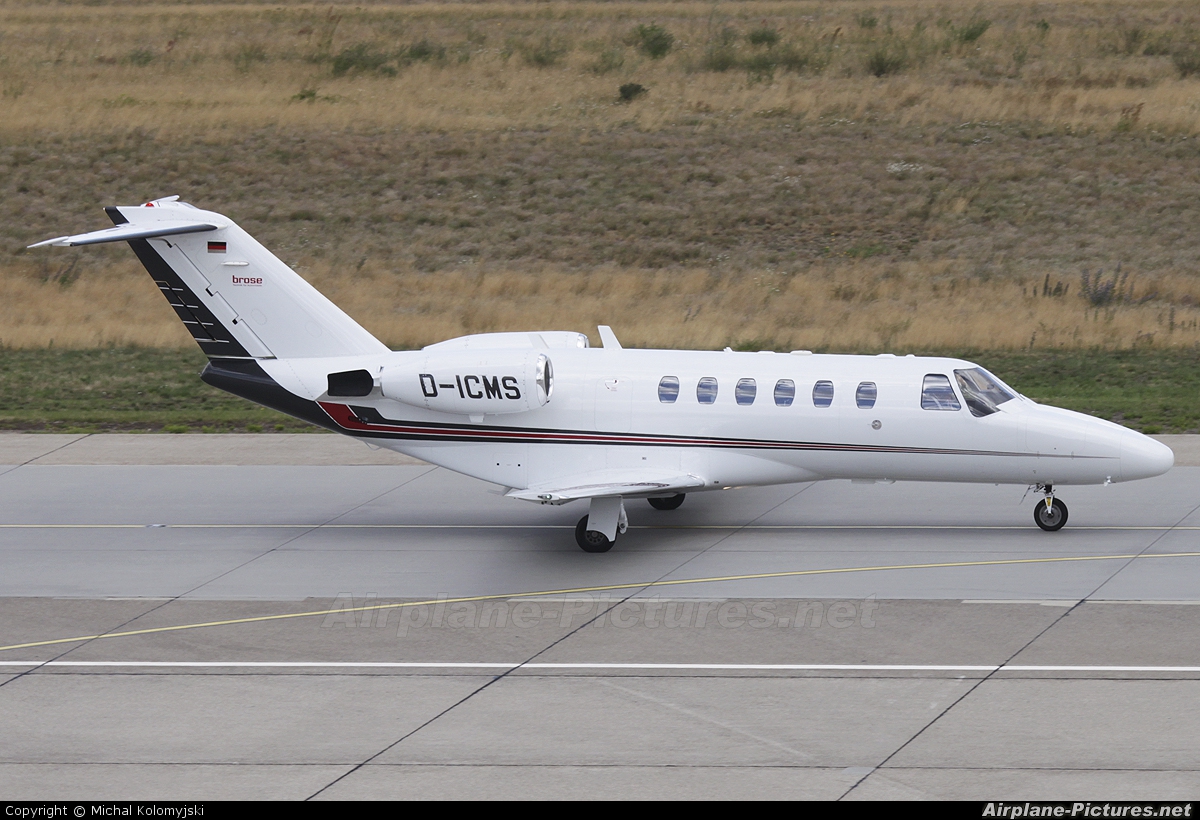 Private D-ICMS aircraft at Berlin - Tegel
