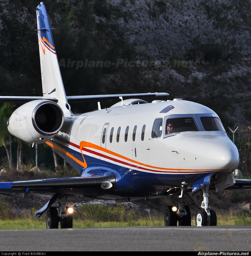 Private YV1771 aircraft at Sint Maarten - Princess Juliana Intl