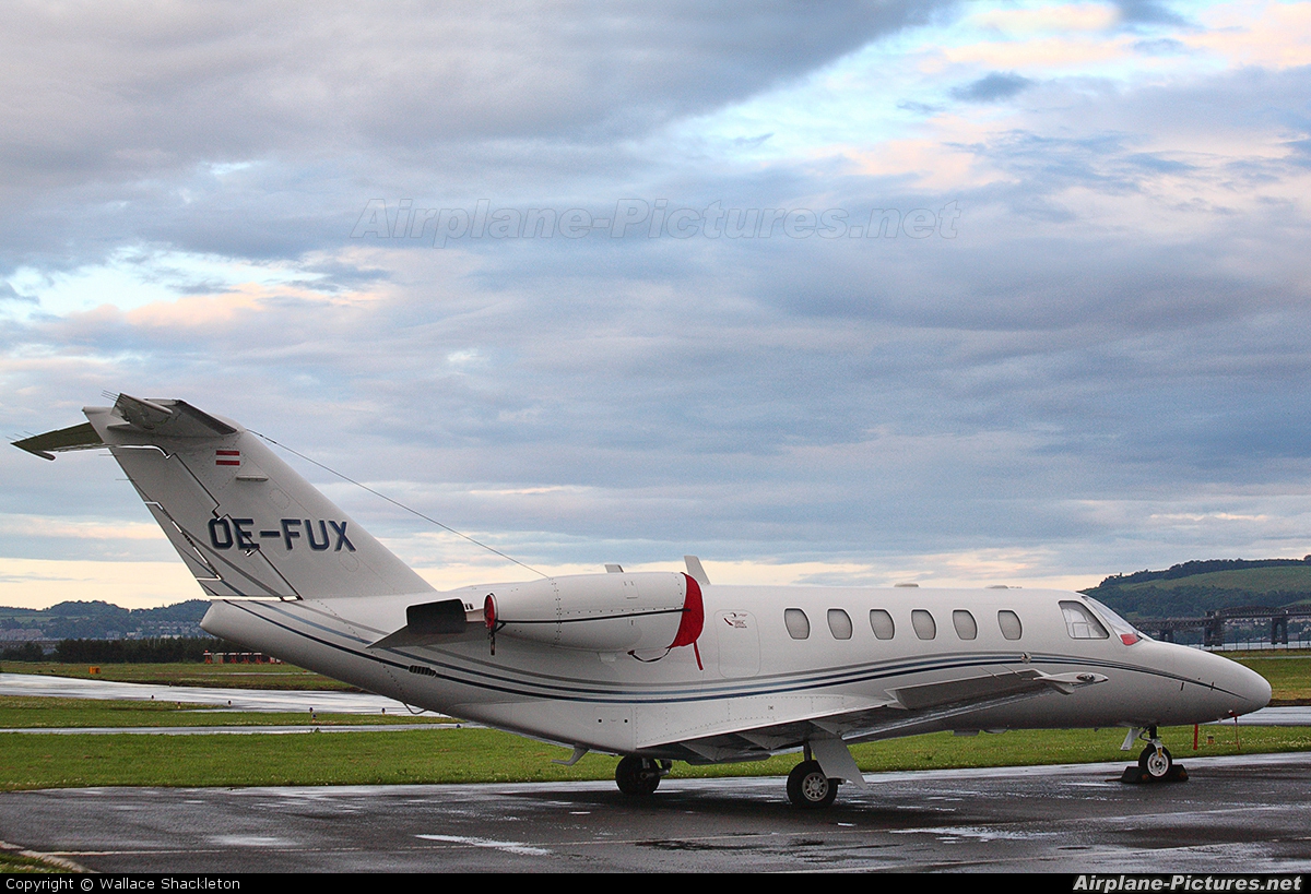 Private OE-FUX aircraft at Dundee