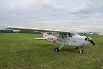 SP-KHF - Private Cessna 172 Skyhawk (all models except RG)