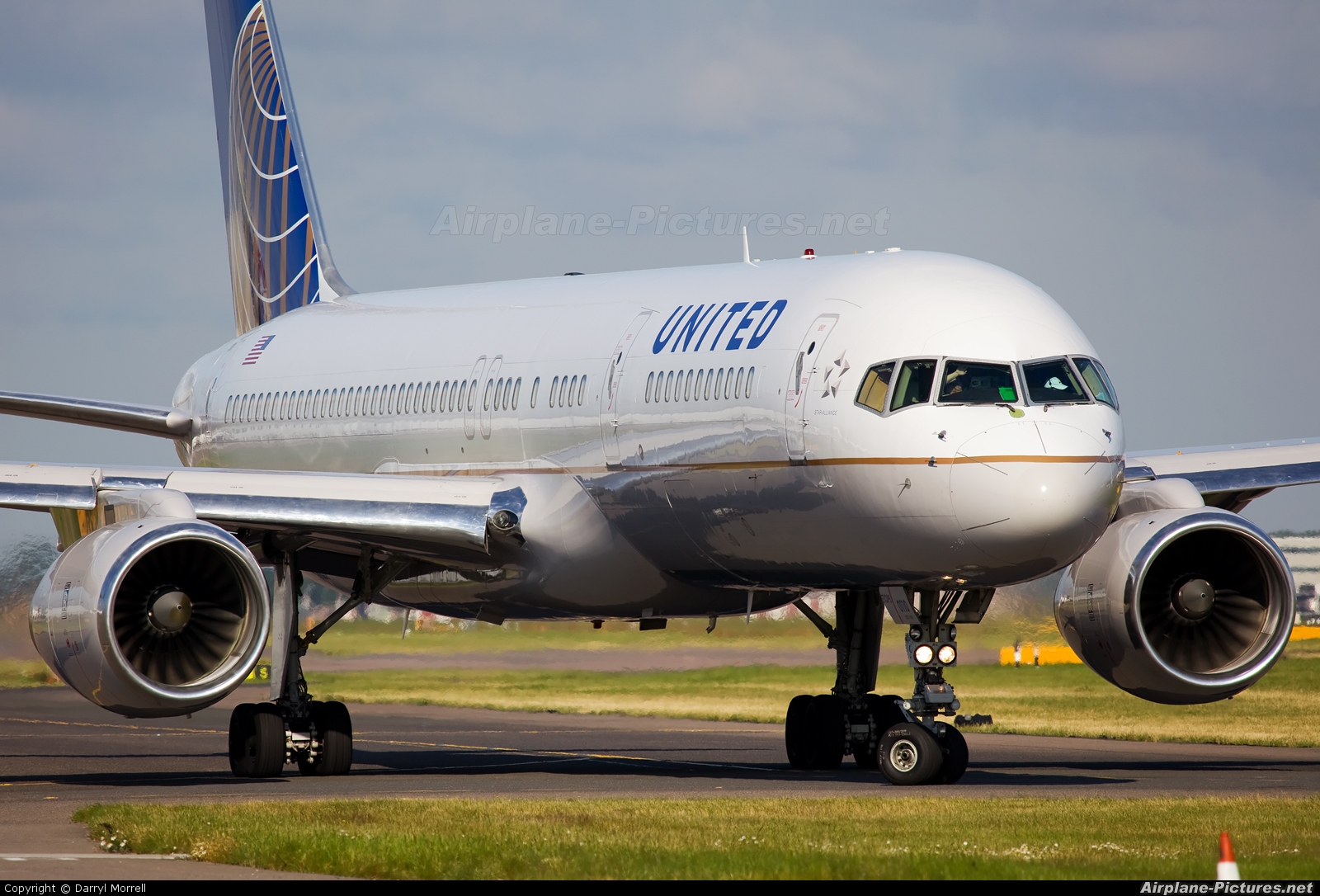 United Airlines N13110 aircraft at London - Heathrow