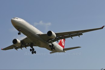 TC-JNA - Turkish Airlines Airbus A330-200