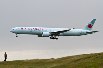 C-FRAM - Air Canada Boeing 777-300ER