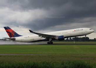 N808NW - Delta Air Lines Airbus A330-300