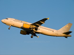 EC-JFG - Vueling Airlines Airbus A320