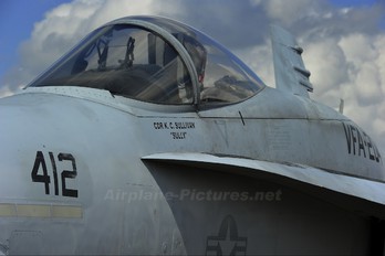 - - USA - Navy McDonnell Douglas F/A-18A Hornet