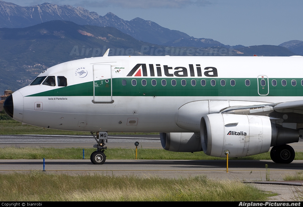 Alitalia EI-IMG aircraft at Verona - Villafranca