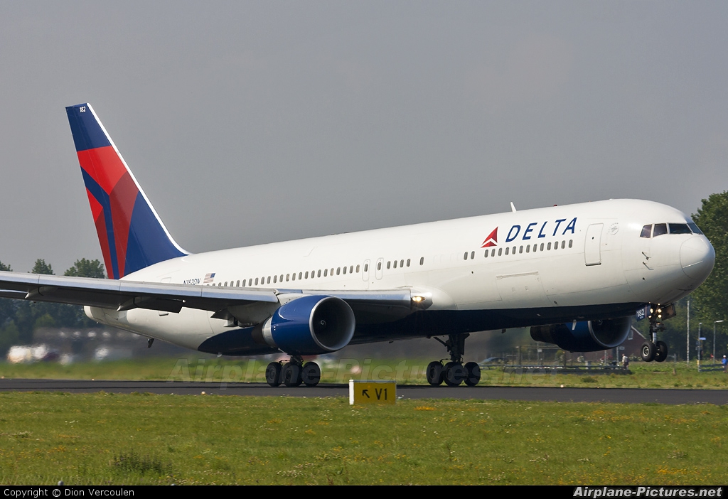 Delta Air Lines N182DN aircraft at Amsterdam - Schiphol