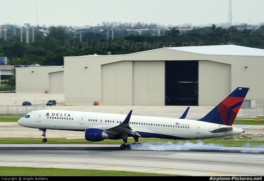 N658DL - Delta Air Lines Boeing 757-200 at Fort Lauderdale - Hollywood