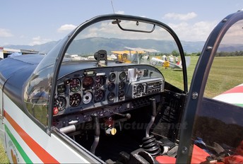 I-AKRO - Aeropubblicità Vicenza Mudry CAP 10B