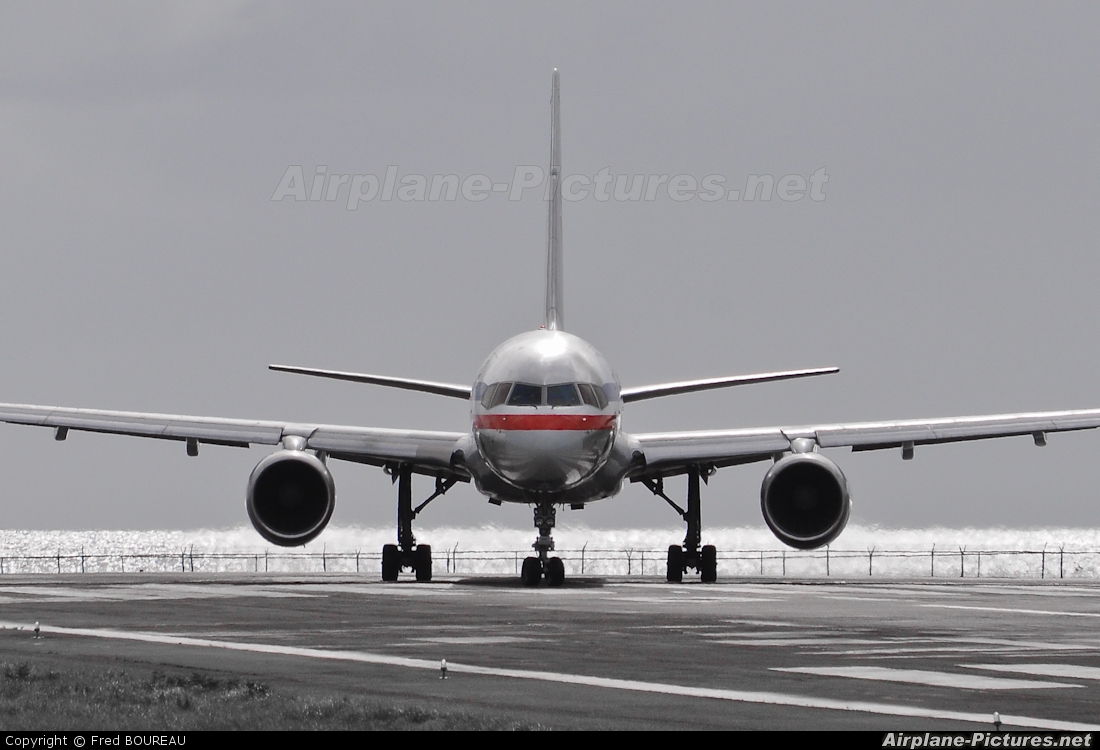 American Airlines N650AA aircraft at Sint Maarten - Princess Juliana Intl