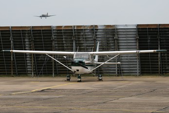 G-AZLV - Private Cessna 172 Skyhawk (all models except RG)