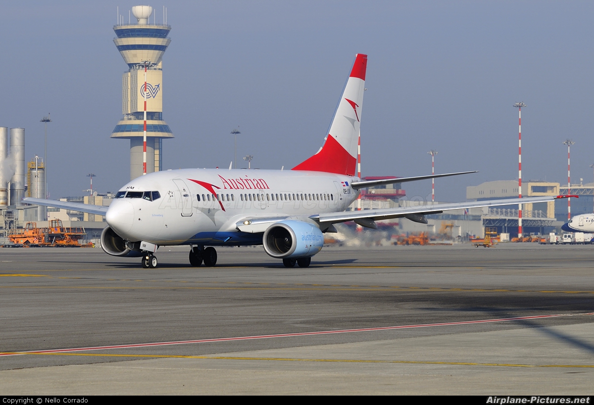 Austrian Airlines/Arrows/Tyrolean OE-LNM aircraft at Milan - Malpensa