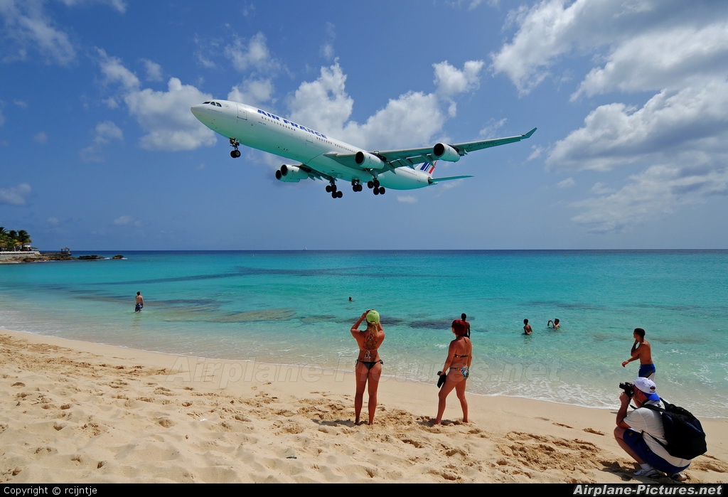 Air France F-GNIF aircraft at Sint Maarten - Princess Juliana Intl
