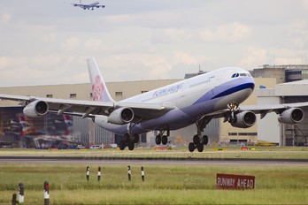 B-18805 - China Airlines Airbus A340-300