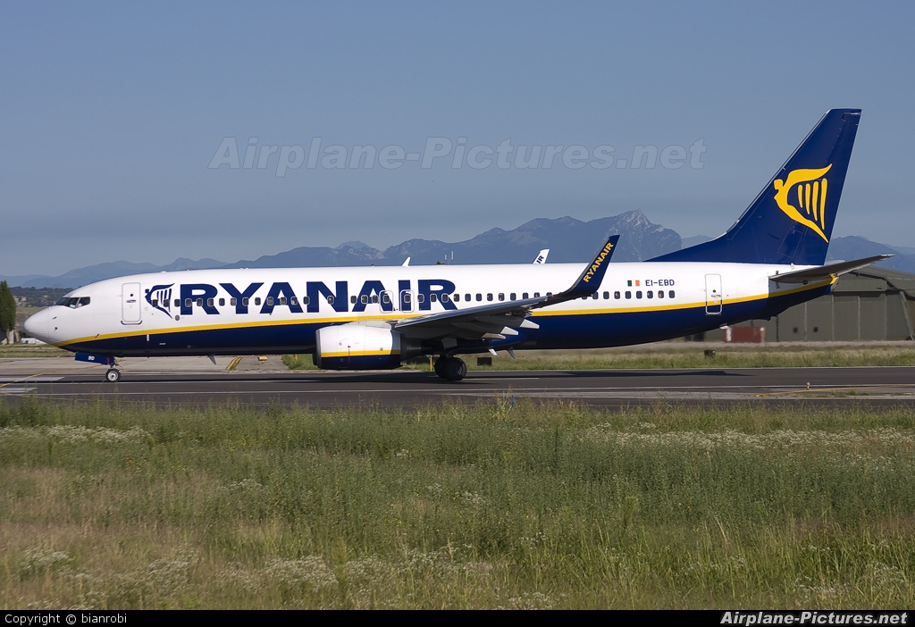 Ryanair EI-EBD aircraft at Verona - Villafranca