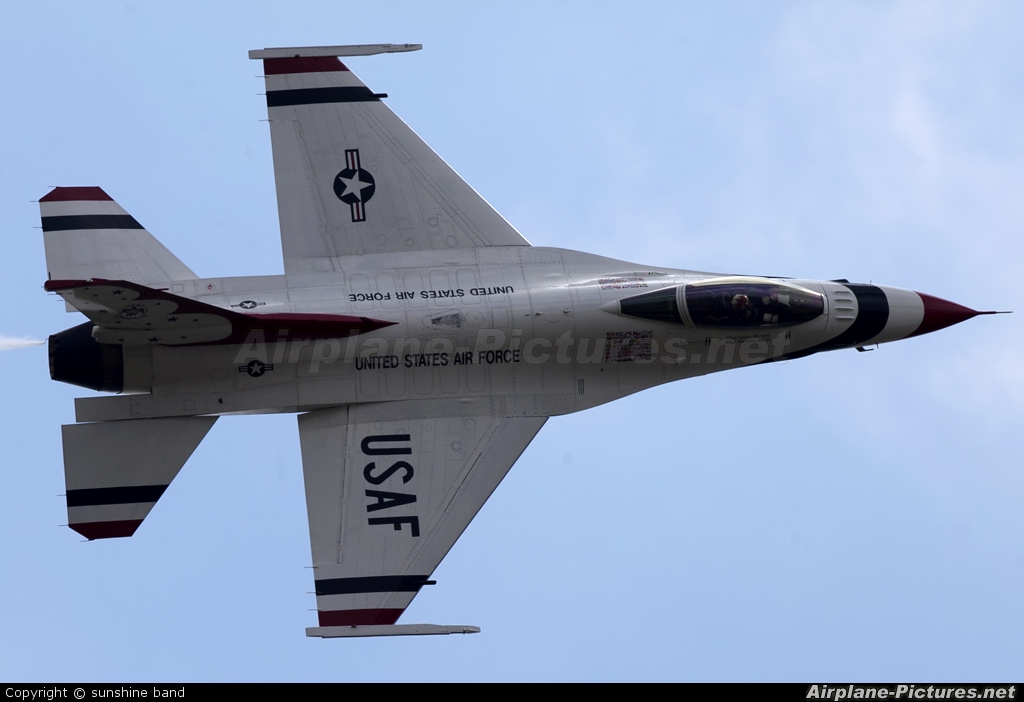 USA - Air Force : Thunderbirds 92-3896 aircraft at Waddington