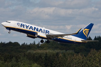 EI-DLR - Ryanair Boeing 737-800