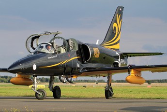 ES-TLP - Team Russ Aero L-39C Albatros
