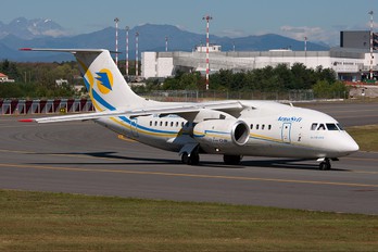 UR-NTC - Aerosvit - Ukrainian Airlines Antonov An-148