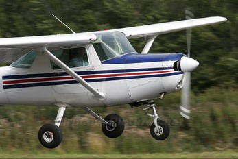 G-BJYD - Private Cessna 152