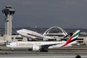 Emirates Airlines A6-EWC image