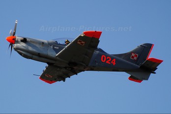 024 - Poland - Air Force "Orlik Acrobatic Group" PZL 130 Orlik TC-1 / 2
