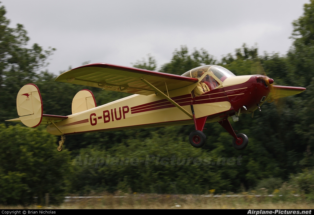 Private G-BIUP aircraft at Popham