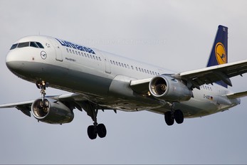 D-AIDE - Lufthansa Airbus A321