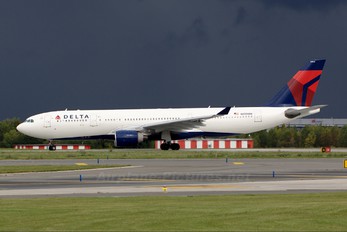 N859NW - Delta Air Lines Airbus A330-200