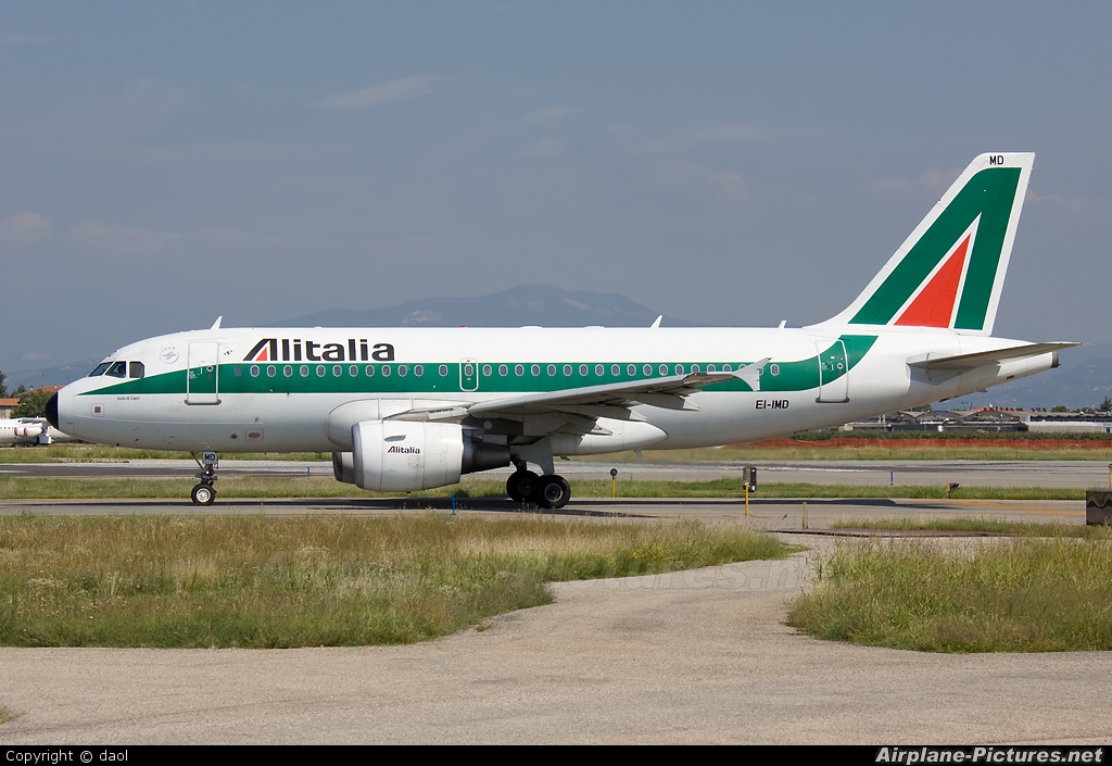 Alitalia EI-IMD aircraft at Verona - Villafranca
